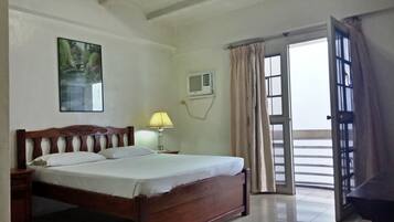 Deluxe Double Room | Free WiFi, bed sheets