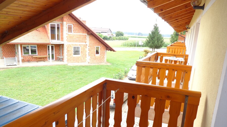 Tourist farm and beekeeping Salamun