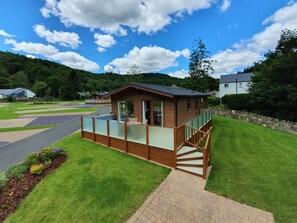 Luxury Chalet, 2 Bedrooms, Mountain View, Garden Area | Garden view