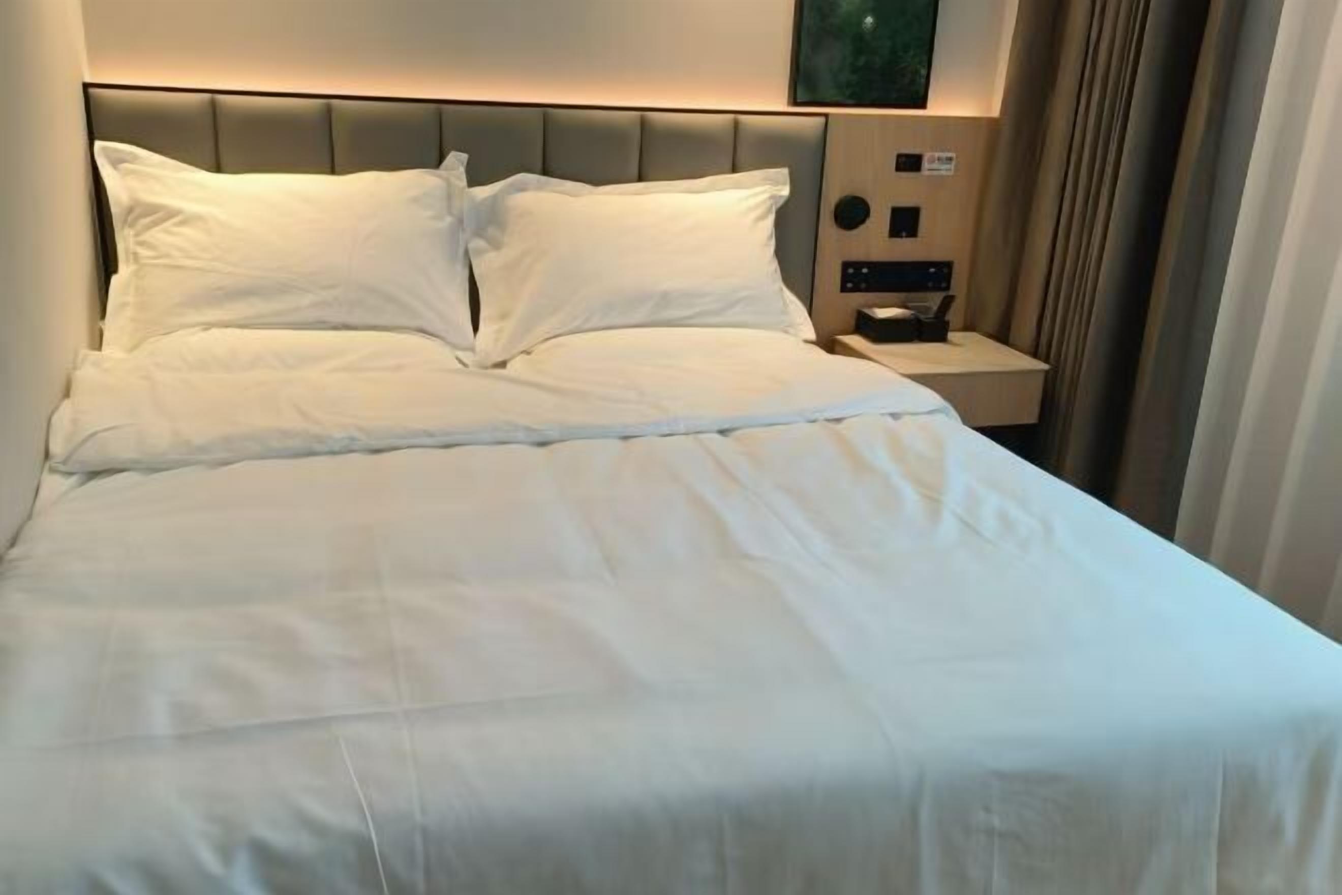 In-room safe, free WiFi
