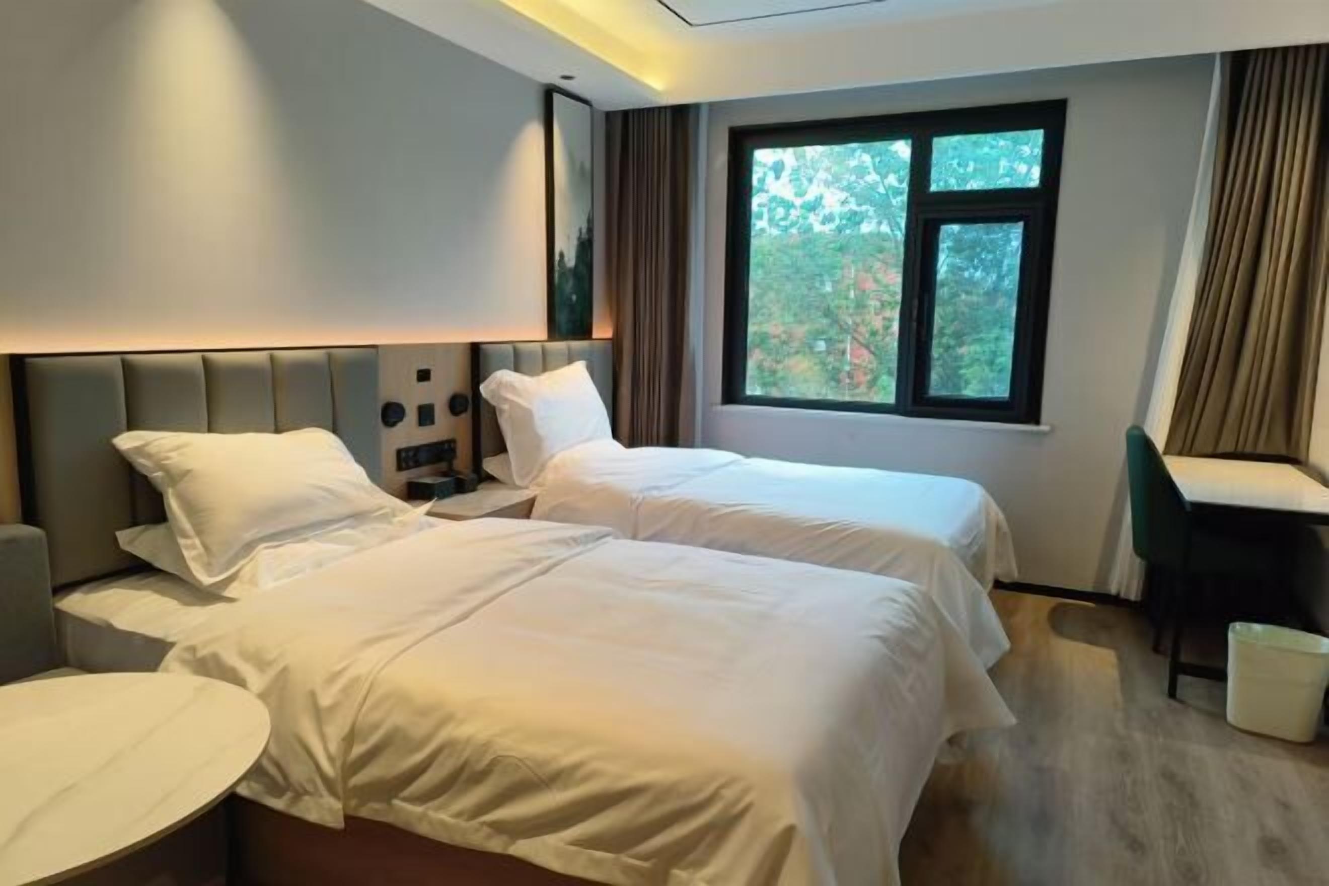 In-room safe, free WiFi