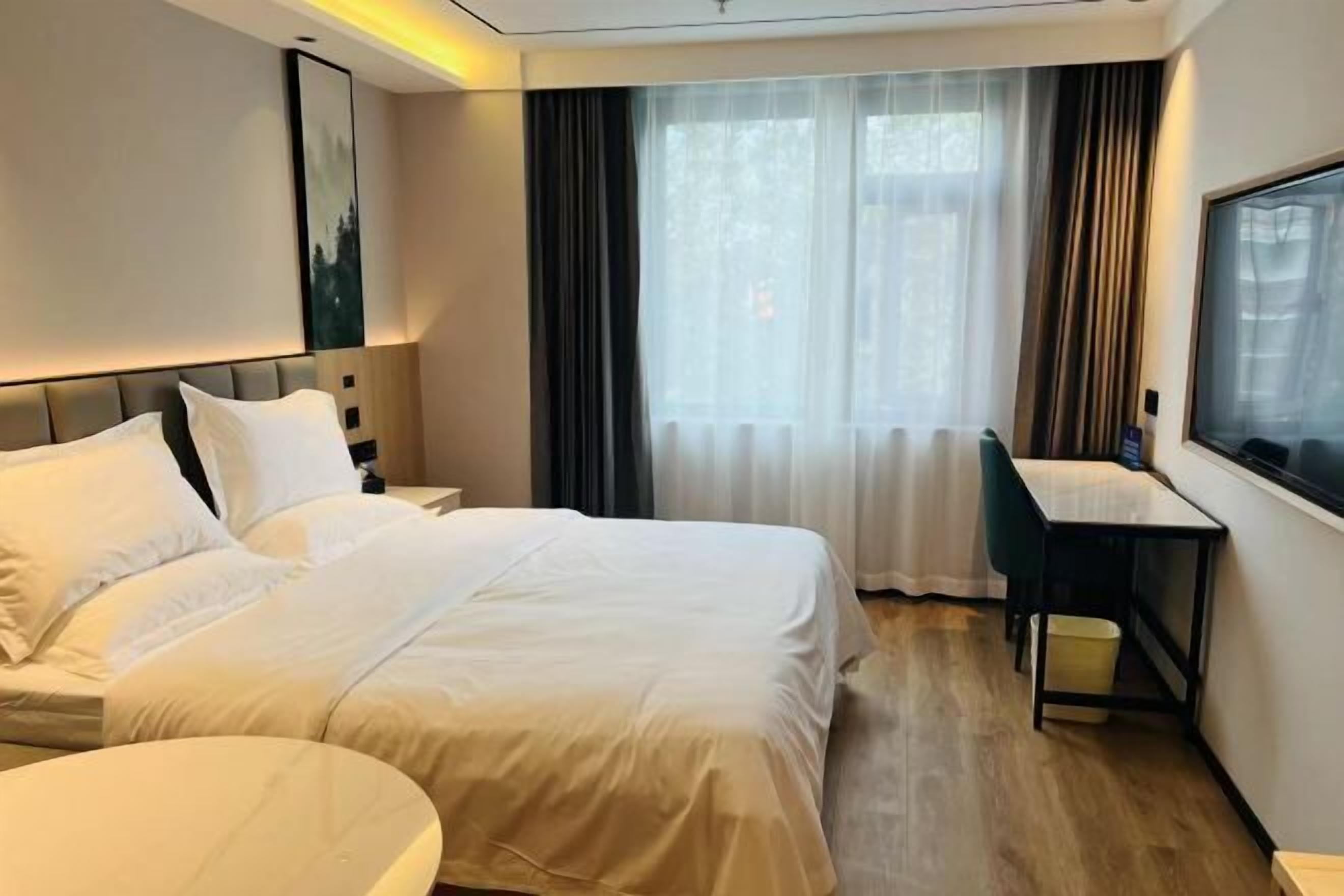 In-room safe, free WiFi