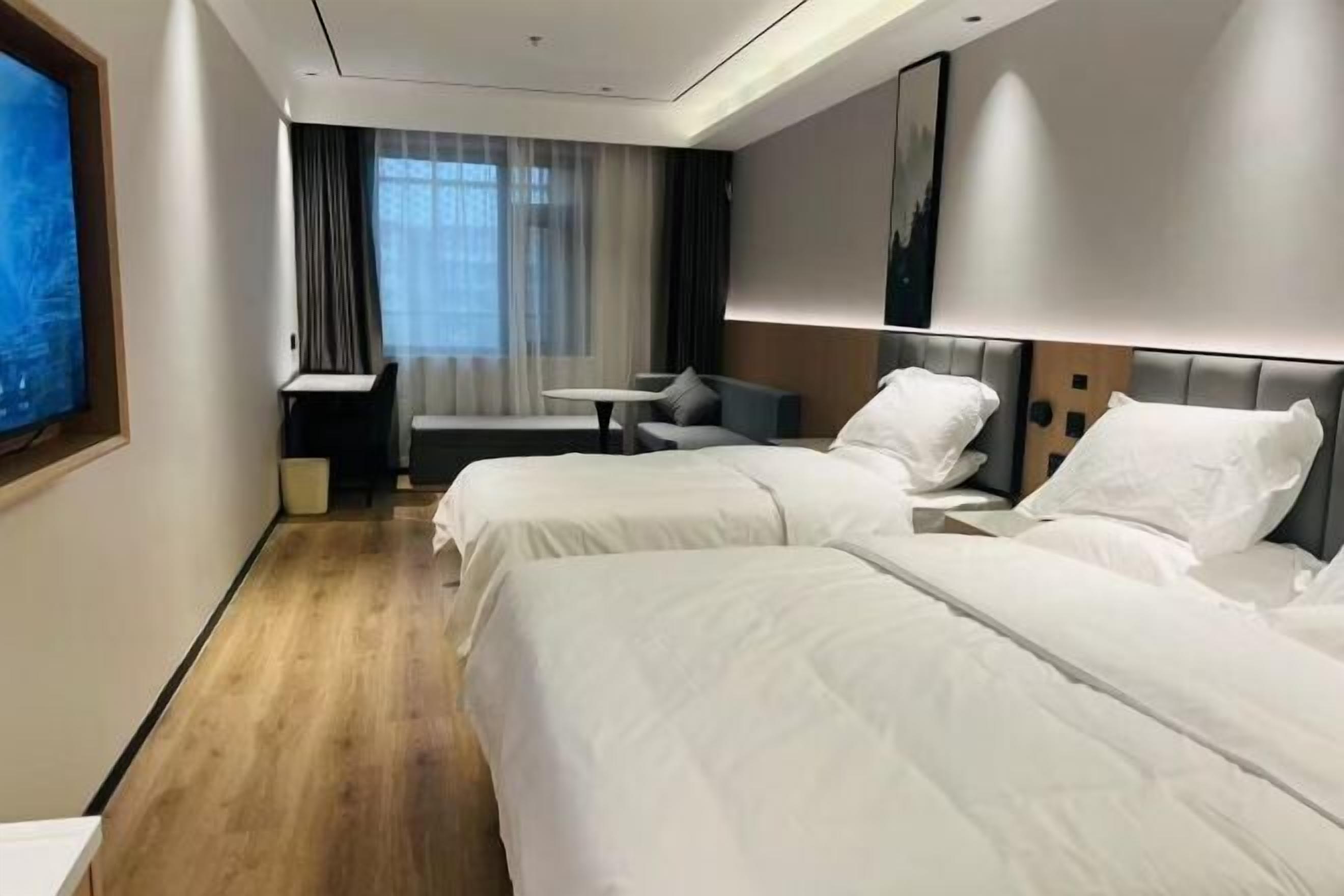In-room safe, free WiFi