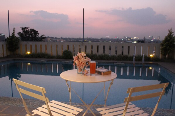 Outdoor pool, pool umbrellas