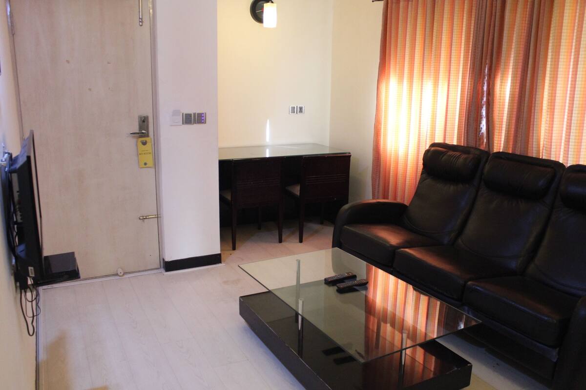 Suite, varias camas | Caja fuerte, tabla de planchar con plancha, camas supletorias