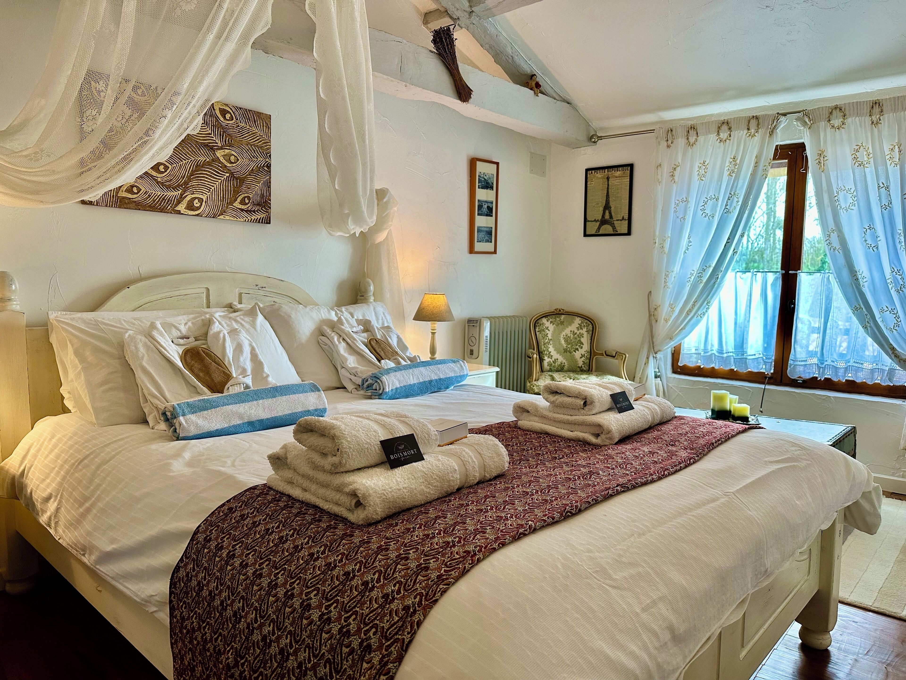 2 chambres, fer et planche à repasser, lit parapluie, Wi-Fi gratuit