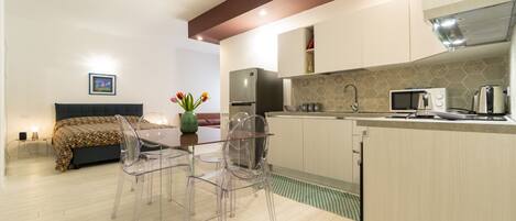 Monolocale Classic, 1 letto matrimoniale | Area soggiorno | TV a schermo piatto