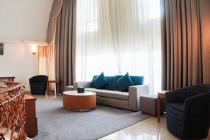 Kattohuoneisto | Oleskelualue | Taulutelevisio