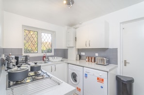 Comfort House, 3 Bedrooms, Kitchen | Private kitchen