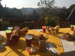Balcony - Tana-Jacaranda - Hostel (Antananarivo)