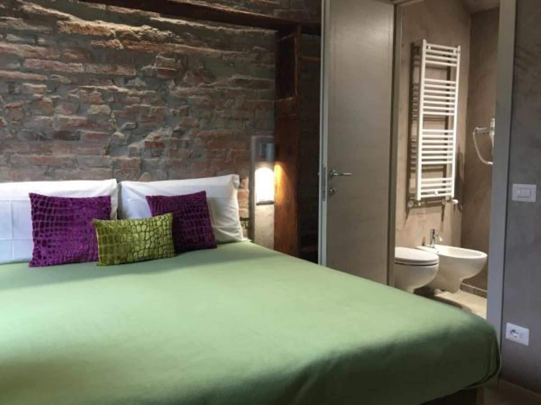 Foto - Inside the Wall