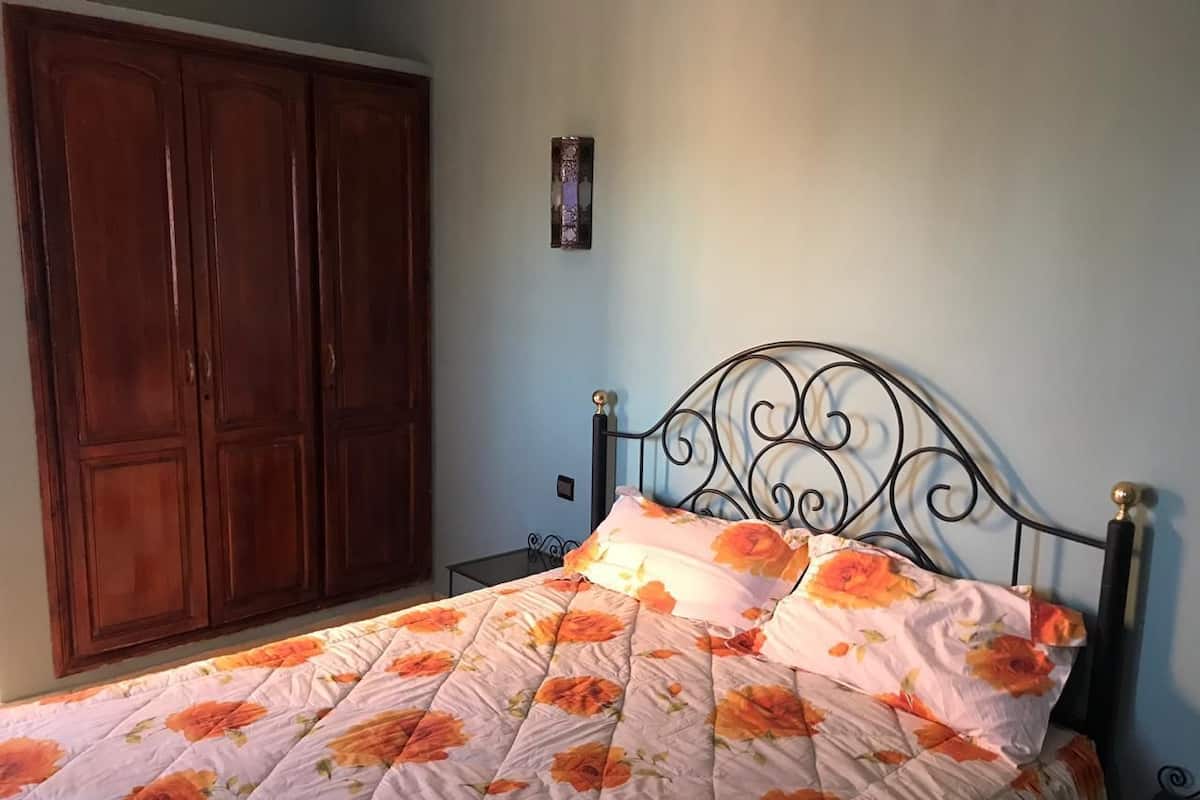 Habitación doble | Tabla de planchar con plancha, cunas gratuitas y wifi gratis