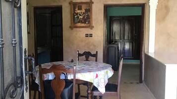 Breakfast, lunch and dinner served