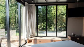 Habitación doble Prestigio, Terraza, vista al río | Caja de seguridad en la habitación y decoración personalizada