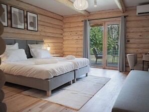 房內夾萬、獨特設計、獨特裝修、遮光窗簾/窗簾