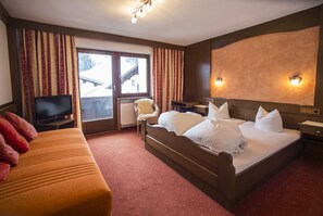 Appartement, 2 chambres (Lechtaler Alpen) | Coffre-fort, fer et planche à repasser, accès au Wi-Fi (inclus)