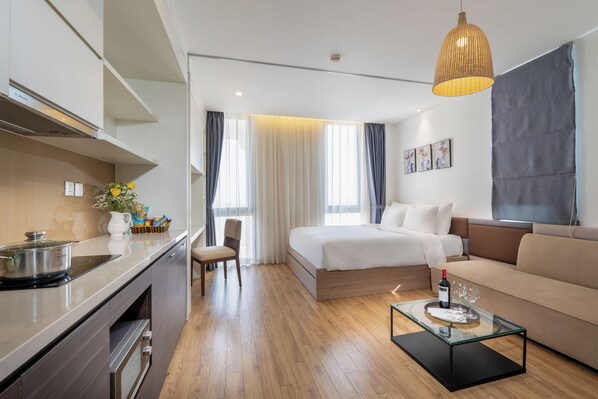 Deluxe Studio, Lake View