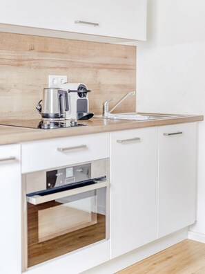 Suite M | 私人厨房 | 大冰箱、意式浓缩咖啡机、茶具/咖啡用具、电热水壶