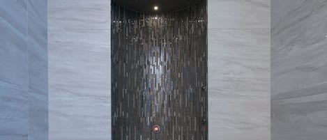 Turkish bath/hammam, hydrotherapy, aromatherapy