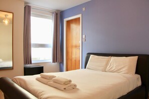 Apartment (3 Bedrooms) | 3 bedrooms, laptop workspace, iron/ironing board, free WiFi