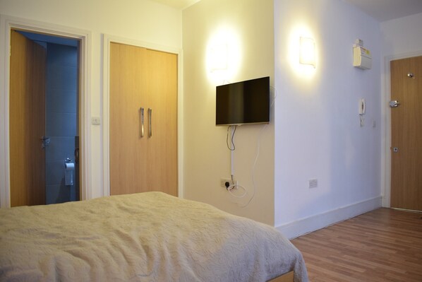 Room - Spacious Studio Flat in Central Kensington (London)