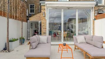 TV, Netflix, streaming services