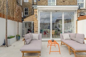 TV, Netflix, dịch vụ stream