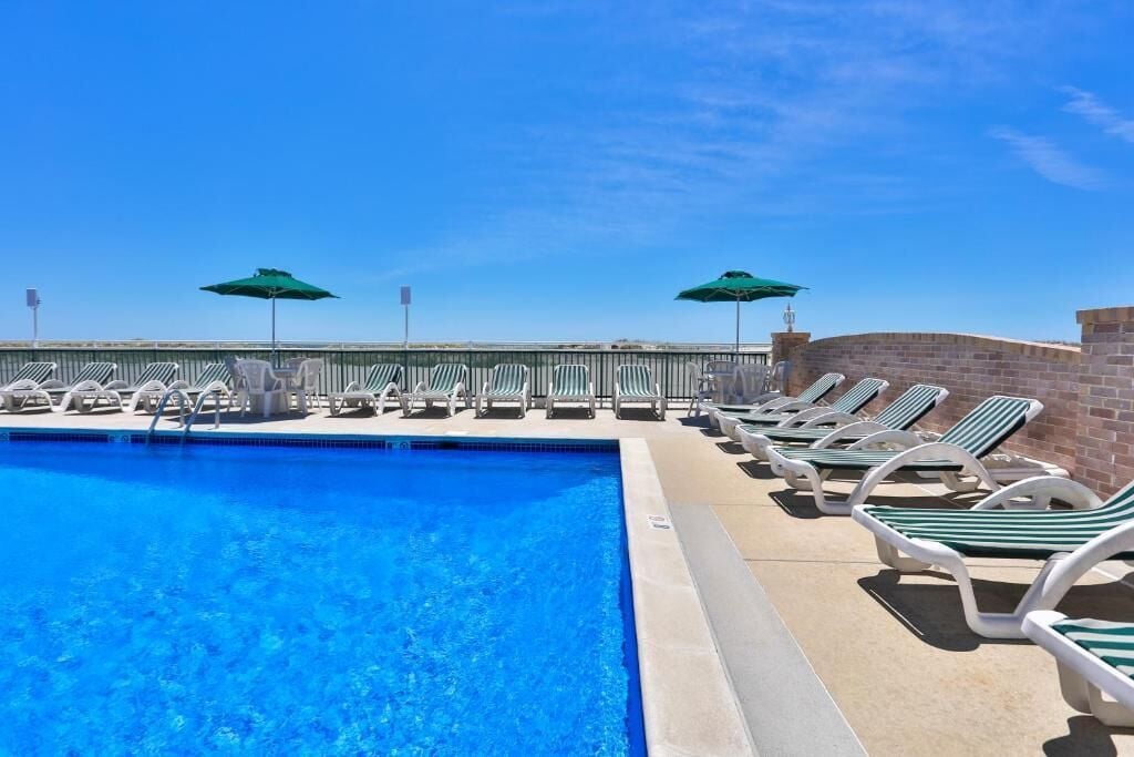 Seasonal outdoor pool
