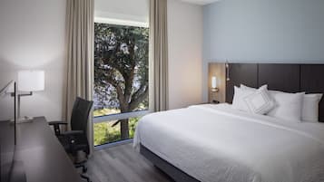 Comfort Suite, 1 King Bed with Sofa bed | 1 bedroom, desk, blackout curtains, iron/ironing board