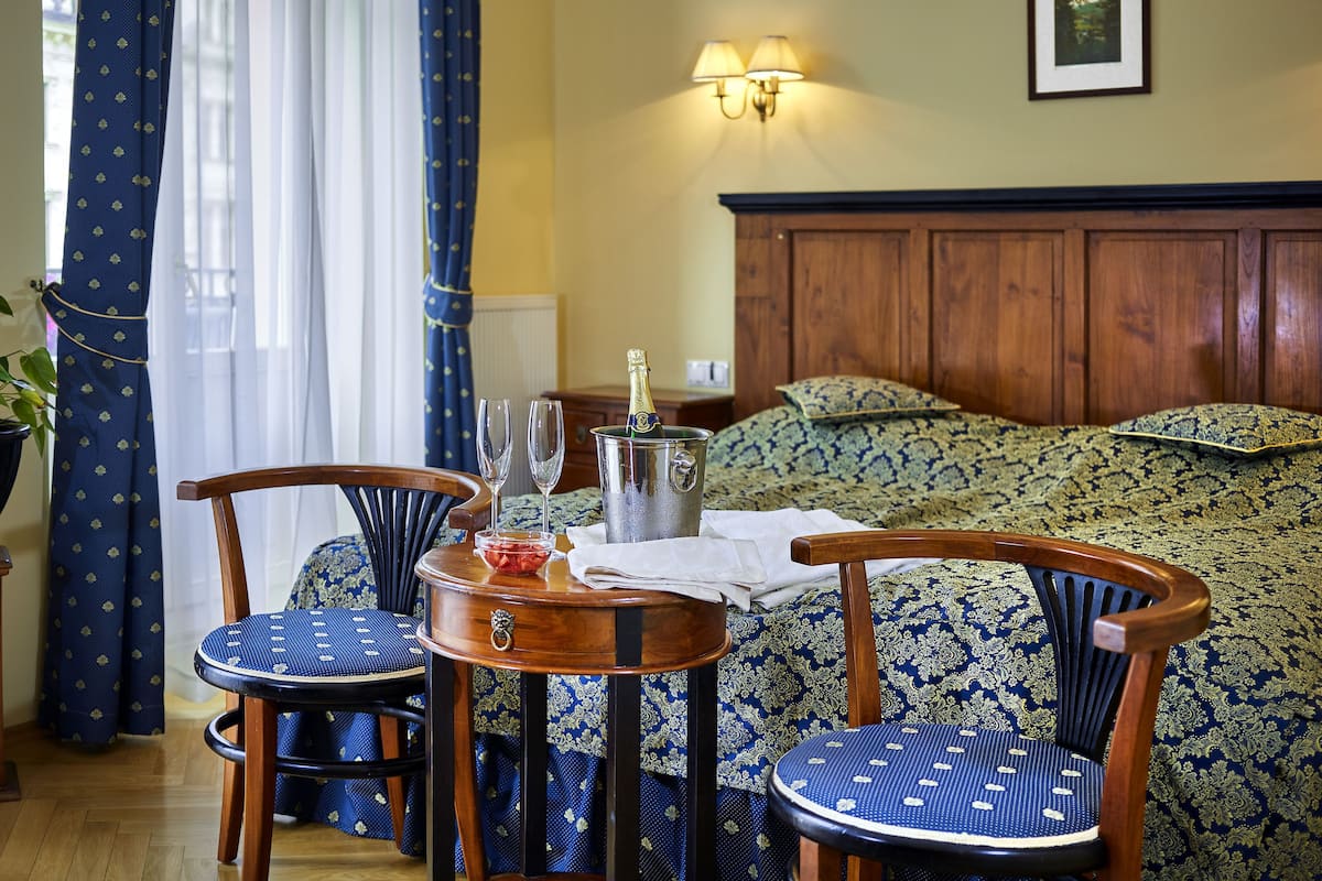 1 chambre, minibar, coffres-forts dans les chambres