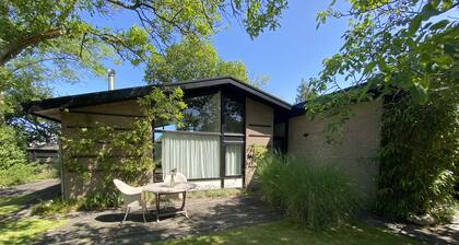 Detached holiday home on the North Sea / Grevelingen Sea on approx. 750 sqm of land