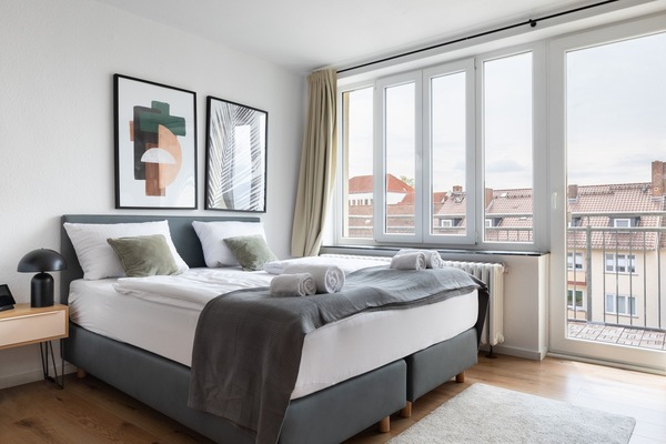 Suite with balcony | Hypo-allergenic bedding, individually decorated, laptop workspace