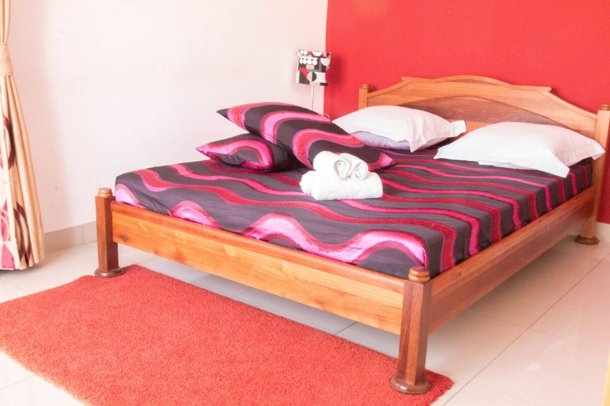 Business Double Room, 1 Double Bed | Desk, rollaway beds, free WiFi, bed sheets