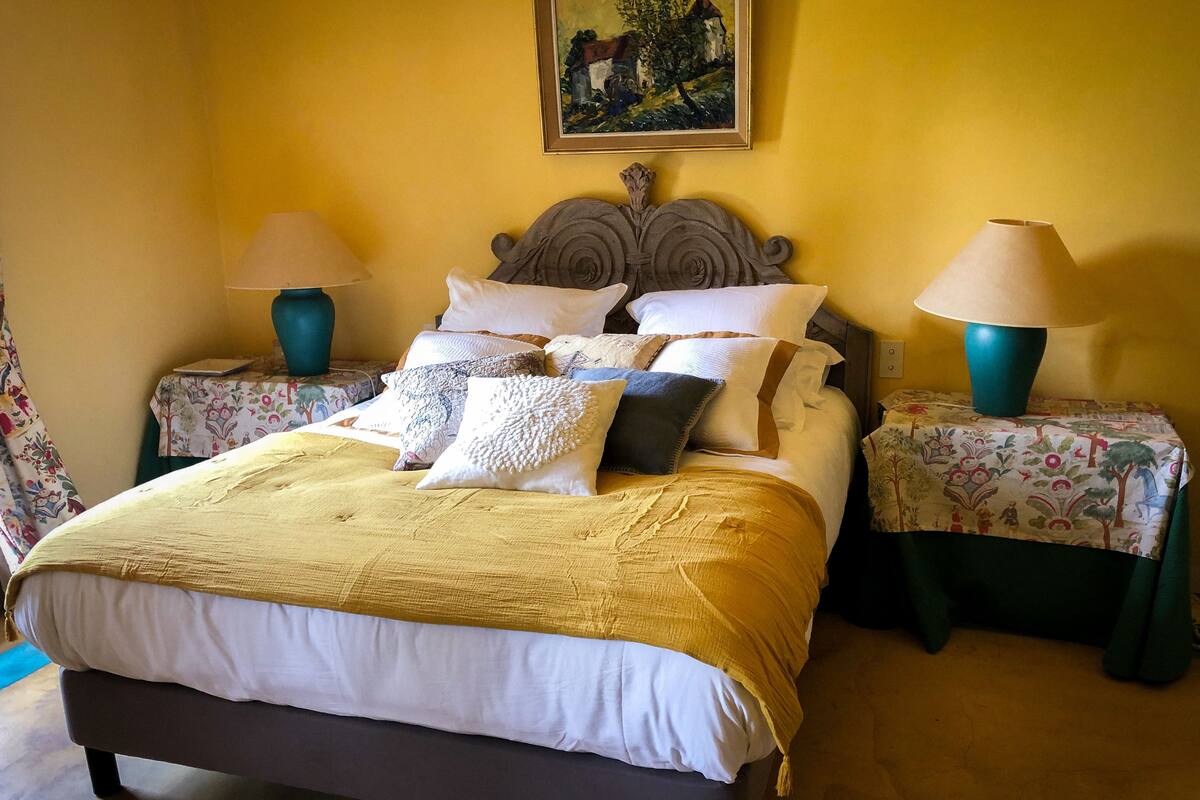 Individually decorated, individually furnished, iron/ironing board