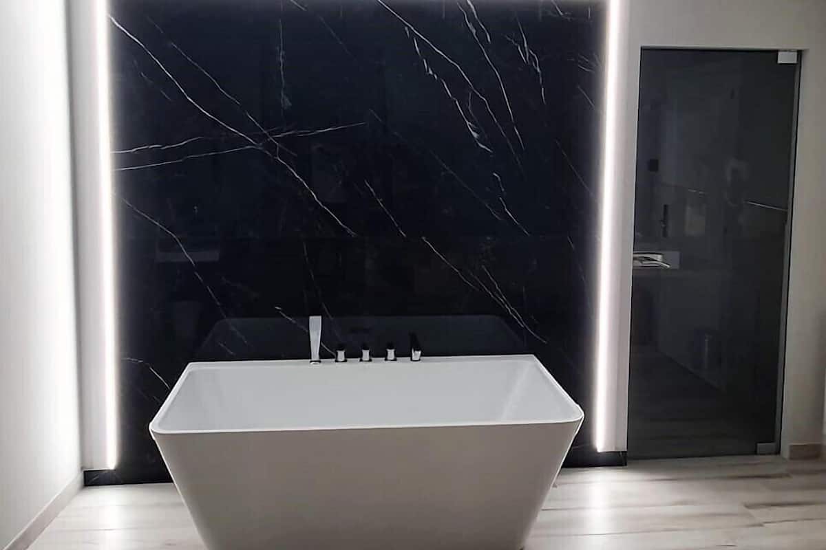 Luxury Suite | 1 bedroom, minibar, in-room safe, desk