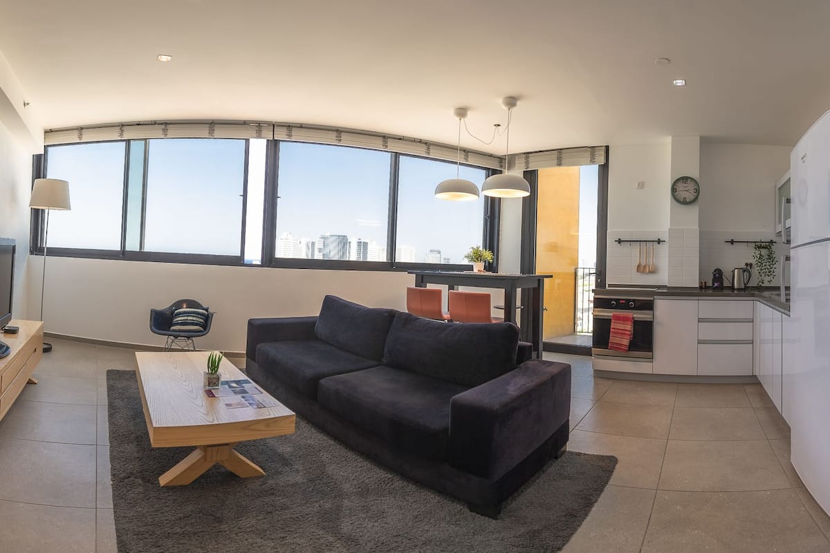 Apartment, 2 Bedrooms, Ocean View (1013) | Blackout drapes, iron/ironing board, cribs/infant beds, rollaway beds