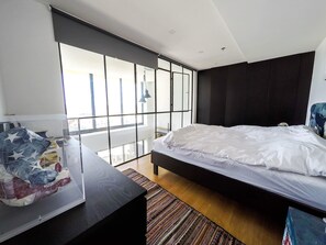 Deluxe Apartment, 3 Bedrooms, Ocean View (1015) | Blackout drapes, iron/ironing board, cribs/infant beds, rollaway beds - Elifelet 26 (Tel Aviv)