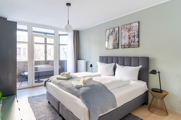 One-Bedroom Suite with loggia | Hypo-allergenic bedding, individually decorated, individually furnished