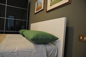 Habitació doble exclusiva, diversos llits | Minibar i espai de treball apte per a portàtils 