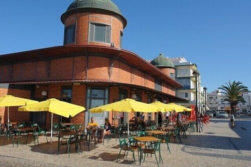 JOLIE BAS VILLA POUR  8 PERS AVEC PICINE ET JARDIN PRIVE 3KM DES PLAGES