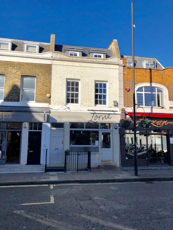 Fachada de la propiedad