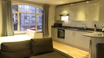 ์ด์ฝ๋
ธ๋ฏธ ์ํํธ | ๊ฑฐ์ค | ํ๋ฉด TV