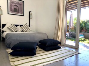 5 slaapkamers, een strijkplank/strijkijzer, gratis wifi, beddengoed