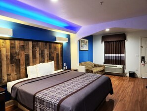 Premium bedding, down duvets, memory-foam beds, desk - Express Inn Tomball (Tomball)