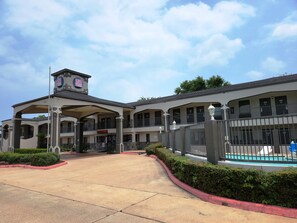 Exterior - Express Inn Tomball (Tomball)