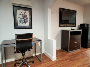 Television - Express Inn Tomball (Tomball)