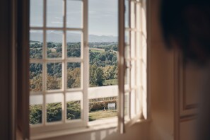 Premium dubbelrum eller tvåbäddsrum - 1 queensize-säng - tillgång till pool - utsikt mot bergen | Utsikt mot bergen