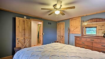 2 bedrooms, internet, bed sheets