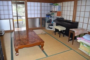 Japanese Style Room | Free WiFi