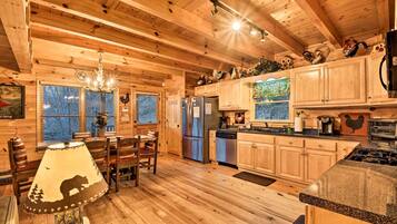Fridge, microwave, stovetop, dishwasher